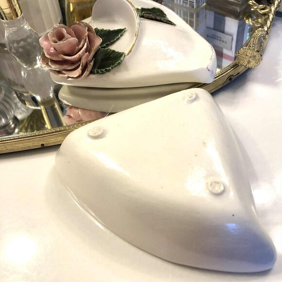 Vintage Capodimonte Style White Porcelain Vanity Powder Box w Rose Figurine Lid - Picture 9 of 10
